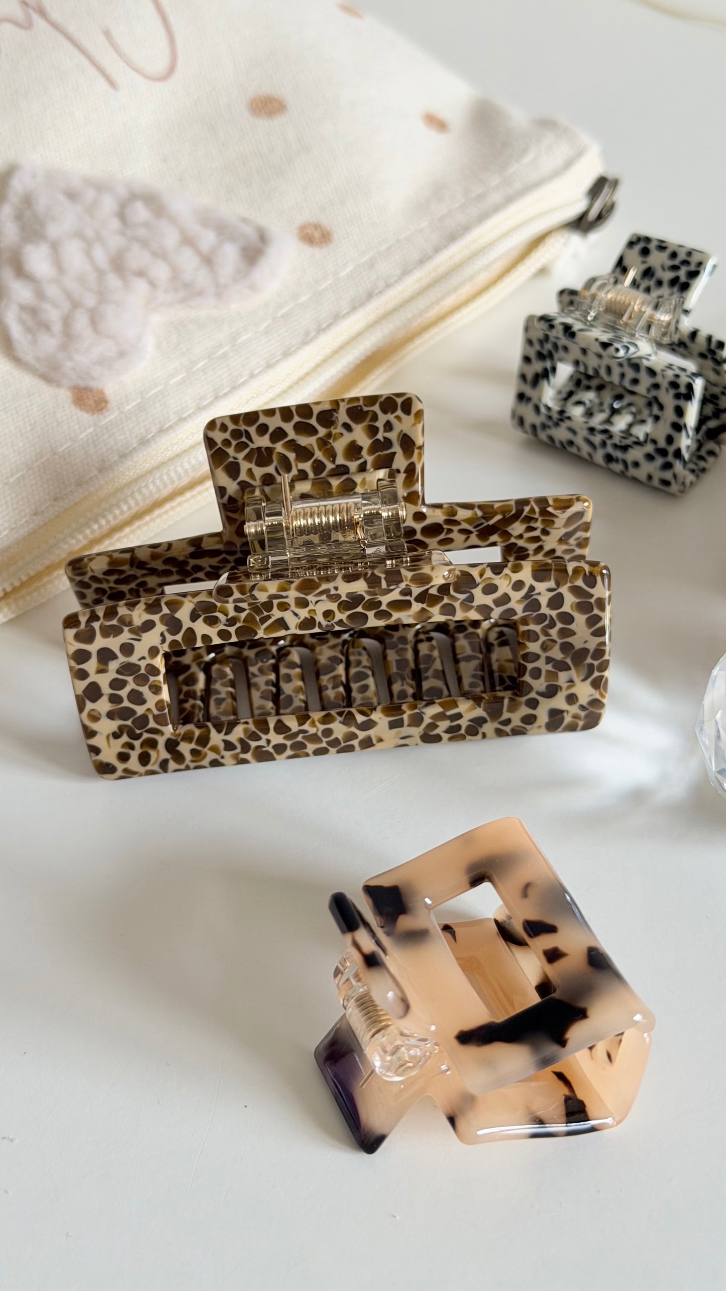 Sasstie Cheetah Haarklammer in Leo-Optik – weitere Produktansicht