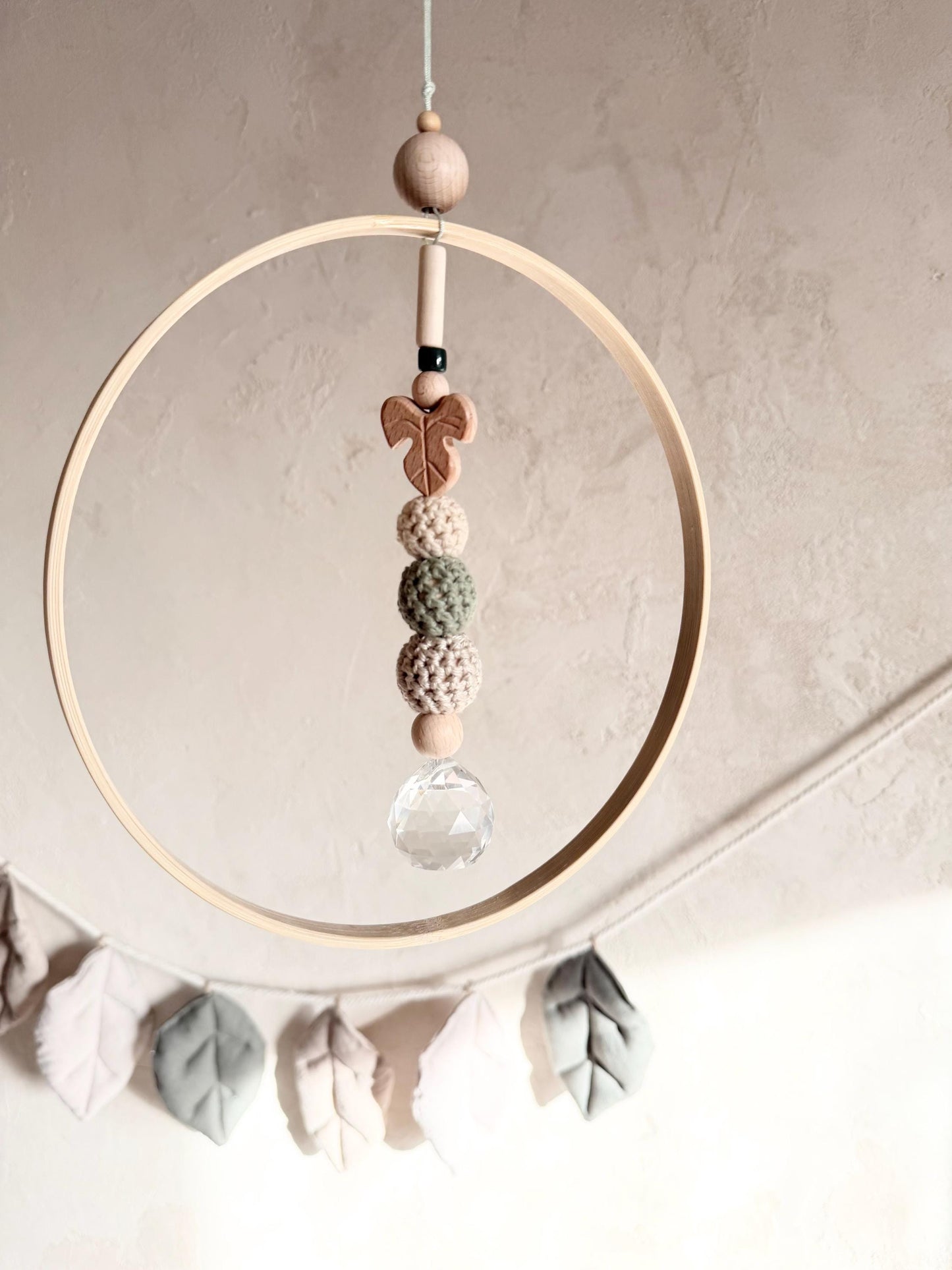 Bambusring-Suncatcher in Grün & Greige