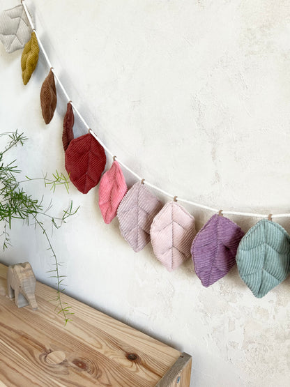Stoffblätter aus Cord – bunte Blattanhänger für DIY-Girlanden & Mobiles, Farben frei wählbar