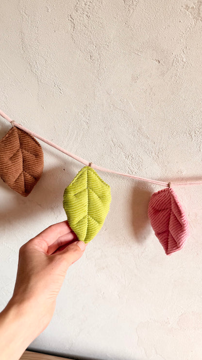 Stoffblätter aus Cord – bunte Blattanhänger für DIY-Girlanden & Mobiles, Farben frei wählbar