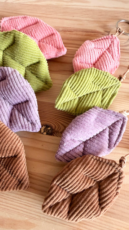 Stoffblätter aus Cord – bunte Blattanhänger für DIY-Girlanden & Mobiles, Farben frei wählbar