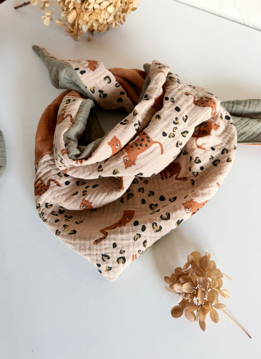 Musselin-Wendehalstuch „Dschungelliebe“ – Leopard, Khaki & Cognac