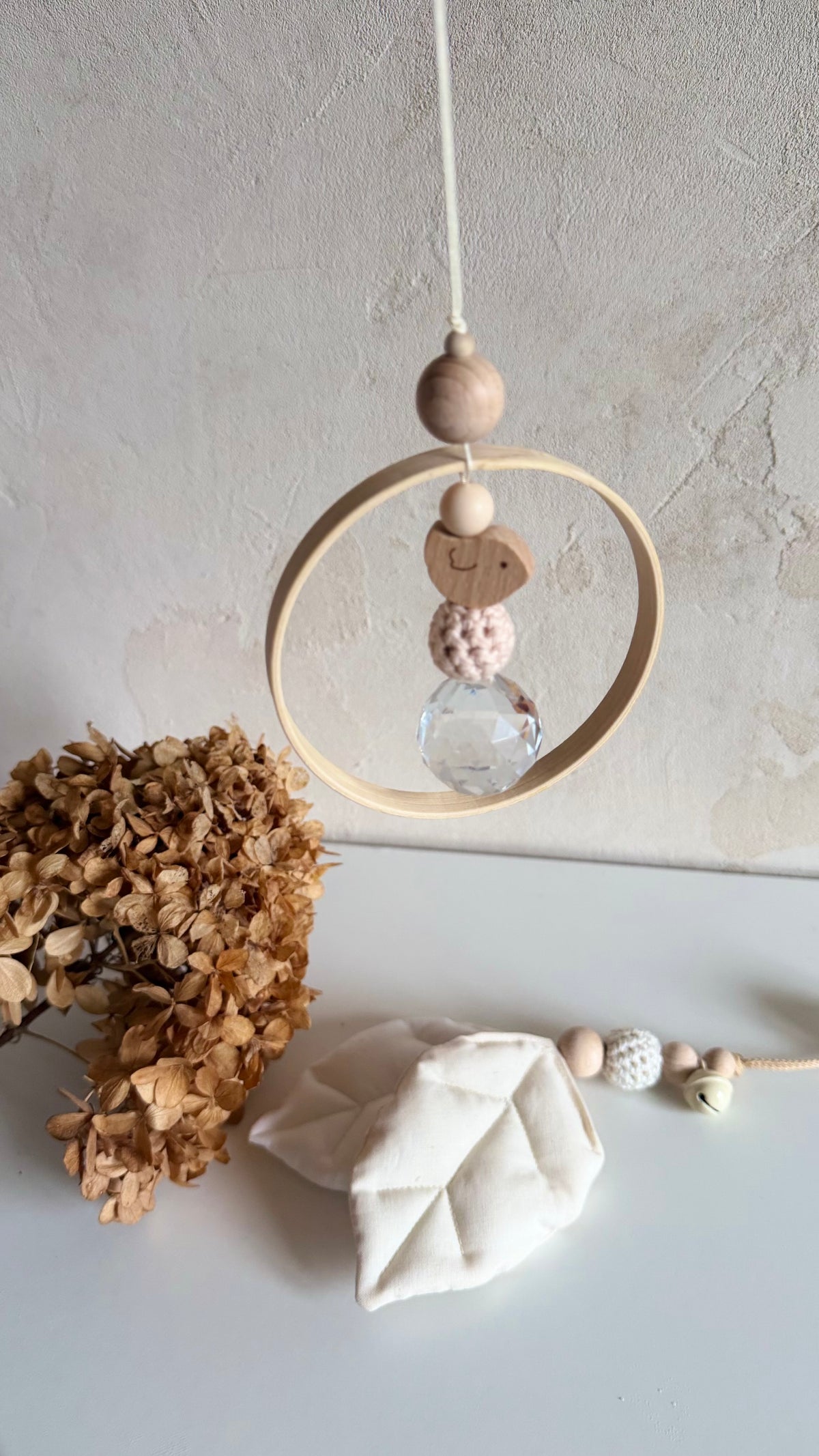 Baby-Geschenkset Natur – Schnullerkette, Blätteranhänger & Suncatcher