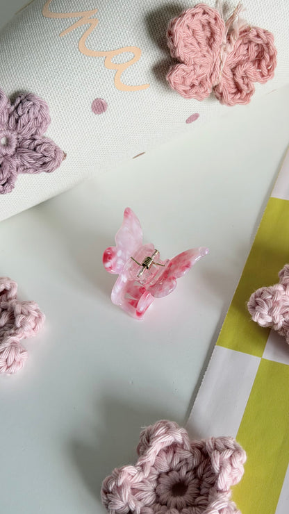Sasstie Schmetterling-Haarklammer in Rosa – weitere Produktansicht