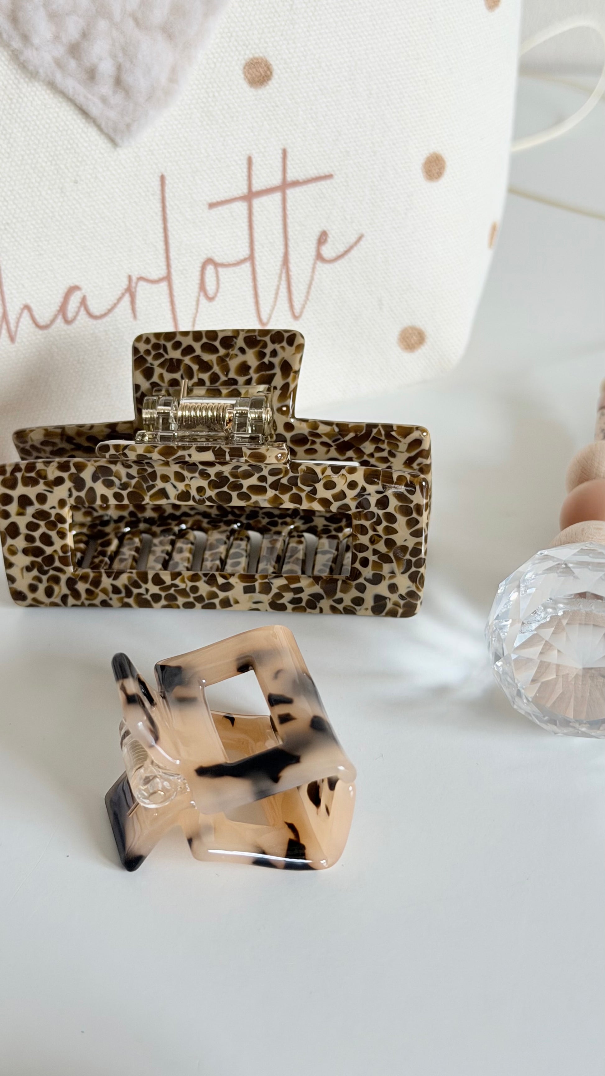 Sasstie Cheetah Haarklammer in Leo-Optik – Detailansicht