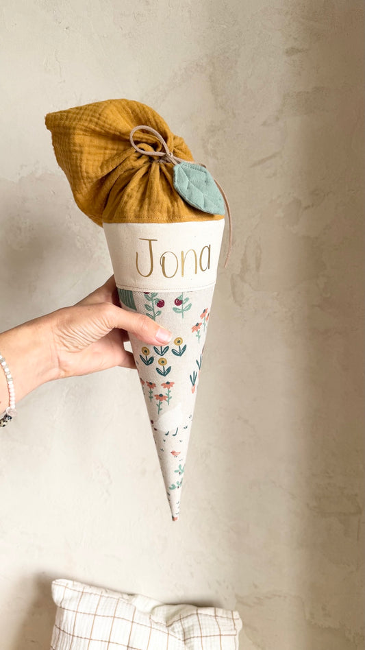 Garten-Kindergartentüte mit Name Jona in Natur und Senfgelb