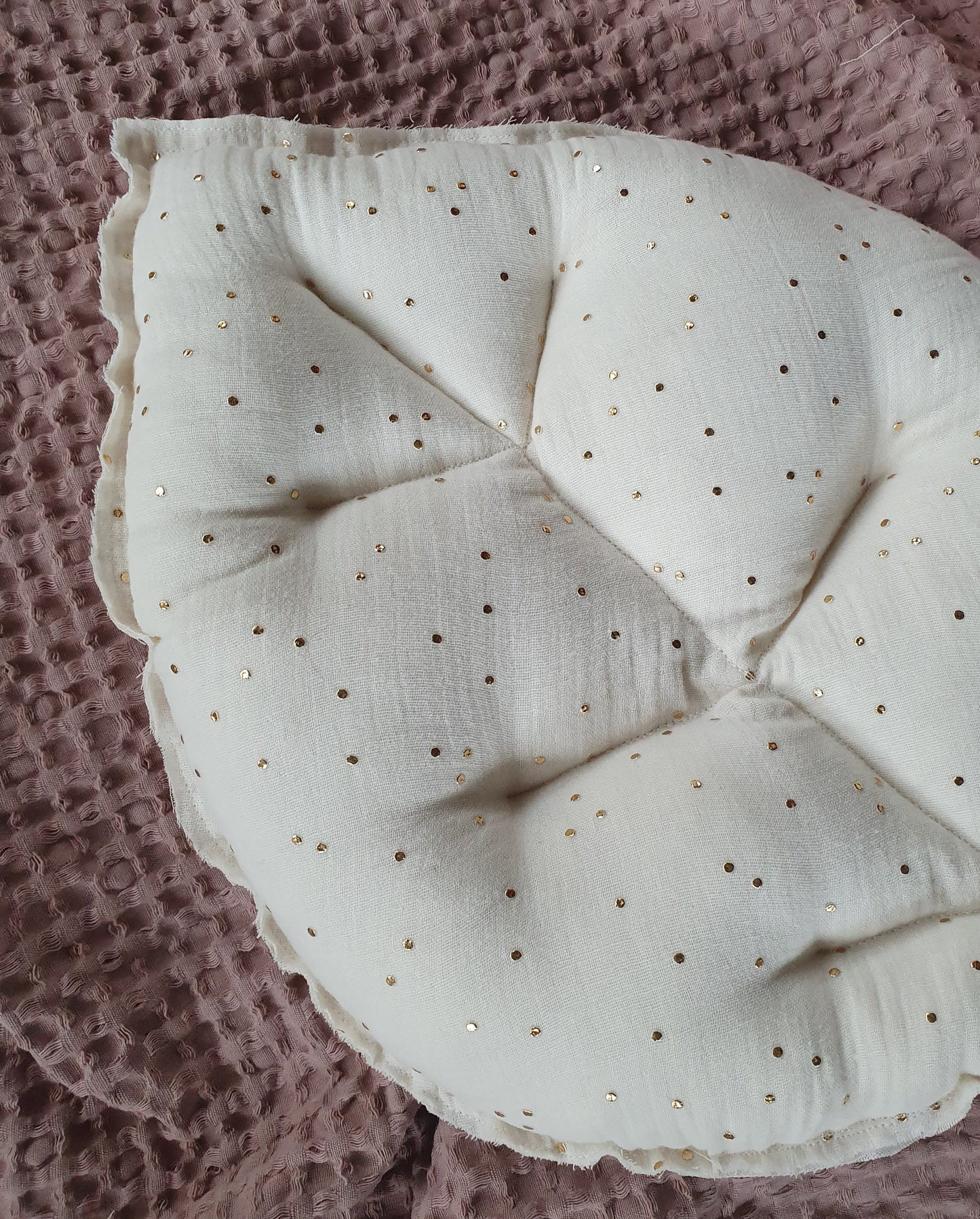 Midi-Musselin-Blattkissen in Naturweiß & Gold