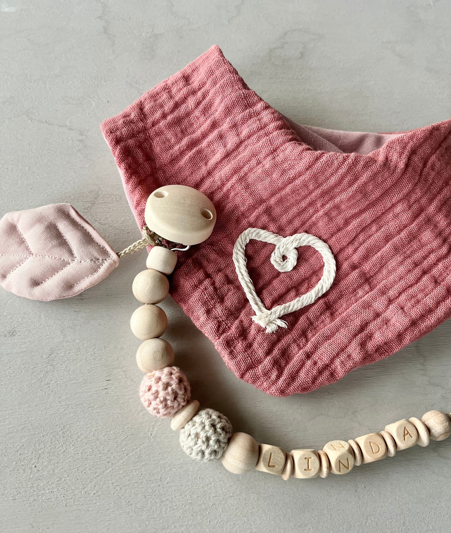 Schnullerkette Rosé & Beige mit Name