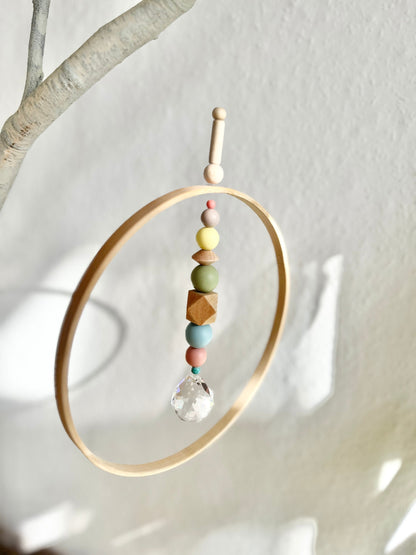 Bambusring-Suncatcher in leuchtenden Farben