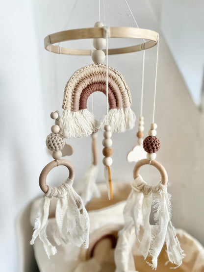 Regenbogen-Mobile in Beige & Braun