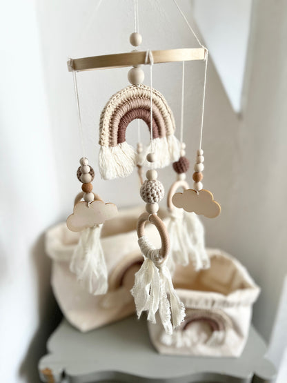 Regenbogen-Mobile in Beige & Braun
