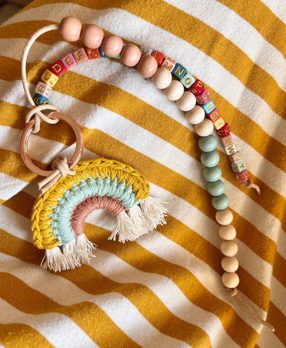 Rechenkette mit Häkelregenbogen in Türkis & Senf