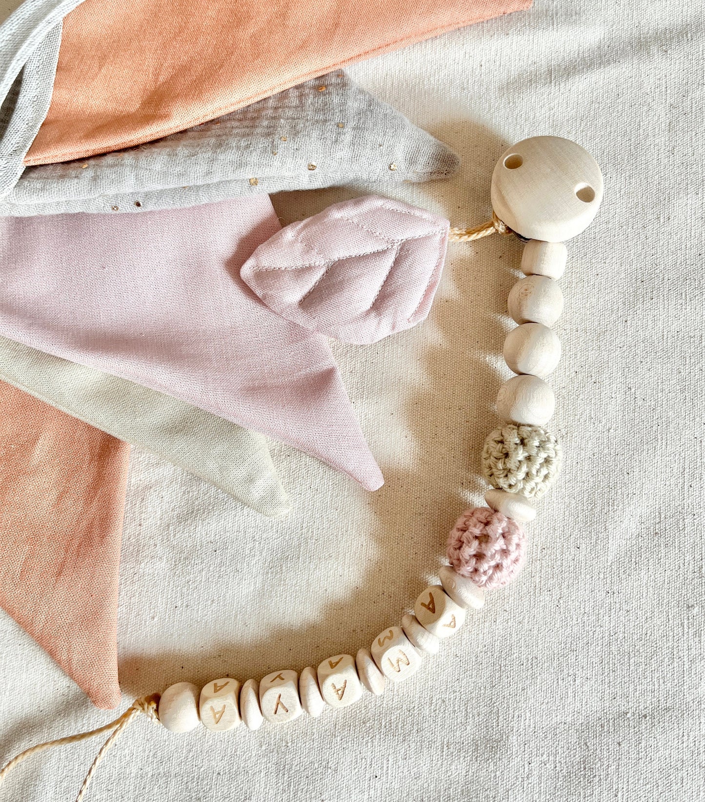 Schnullerkette Rosé & Beige mit Name
