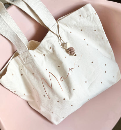 Mama-Canvas-Shopper mit Häkelanhänger