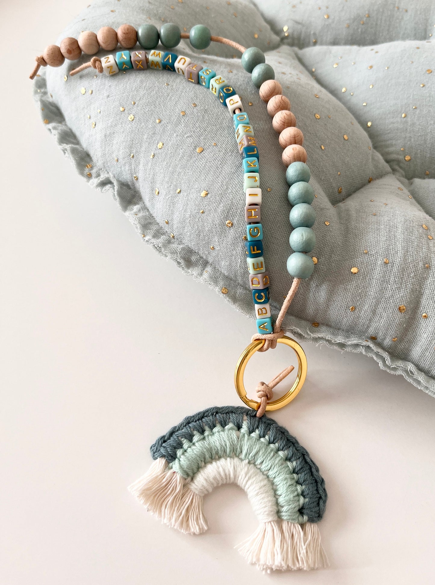 Rechenkette mit Häkelregenbogen in Mint & Petrol