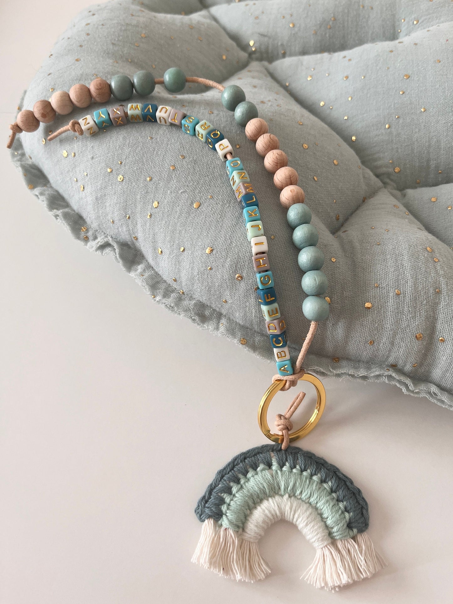Rechenkette mit Häkelregenbogen in Mint & Petrol