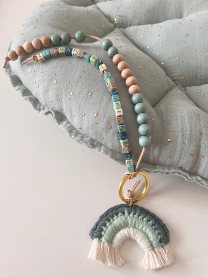 Rechenkette mit Häkelregenbogen in Mint & Petrol