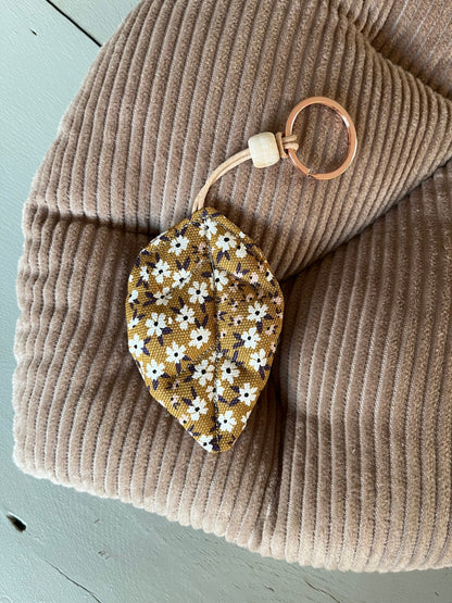 Geblümter Blatt-Schlüsselanhänger
