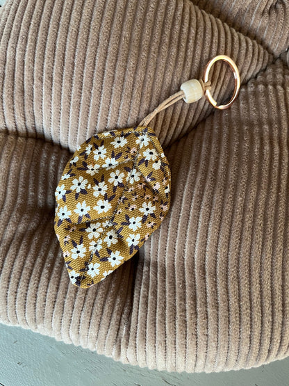 Geblümter Blatt-Schlüsselanhänger