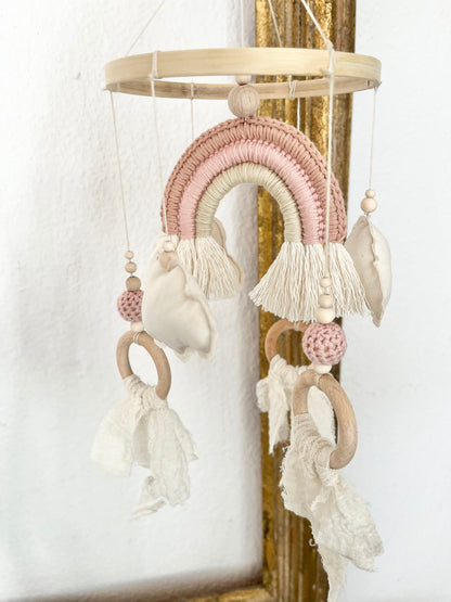 Regenbogen-Mobile in Beige, Creme & Rosé