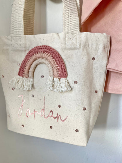 Mini-Shopper in Rosé mit Häkelregenbogen