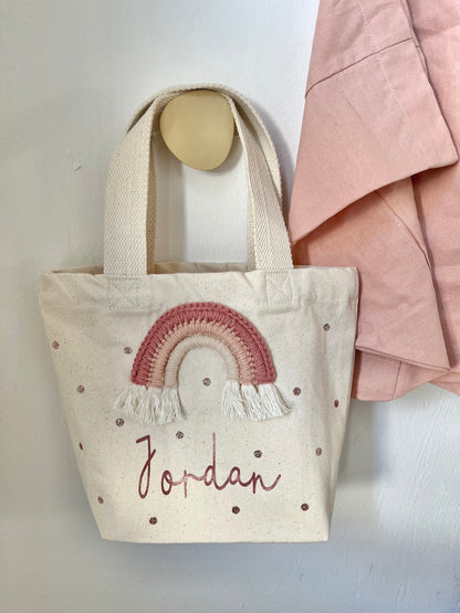 Mini-Shopper in Rosé mit Häkelregenbogen