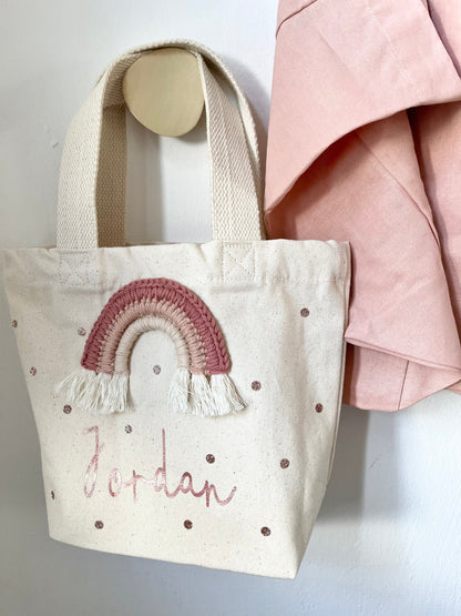 Mini-Shopper in Rosé mit Häkelregenbogen