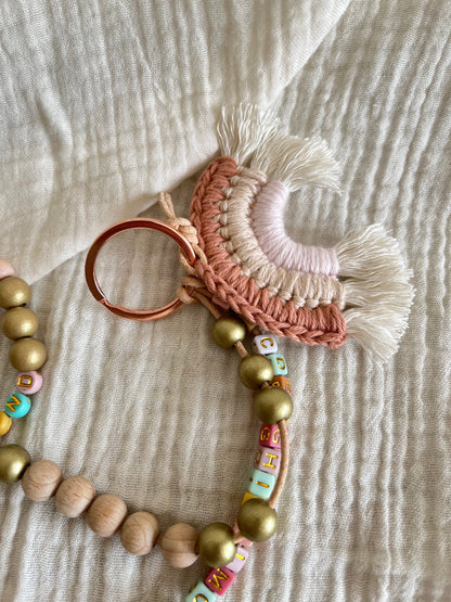Rechenkette mit Häkelregenbogen in Rosé & Nude