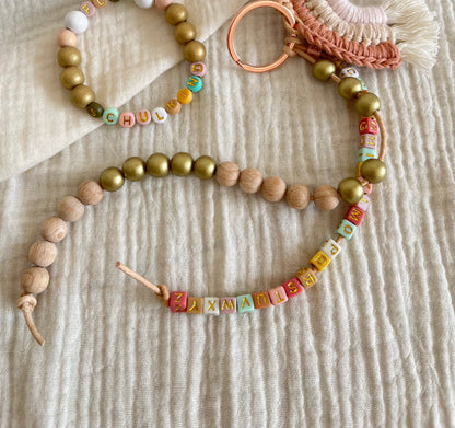 Rechenkette mit Häkelregenbogen in Rosé & Nude