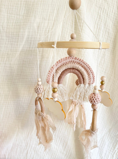 Regenbogen-Mobile in Rosé & Beige