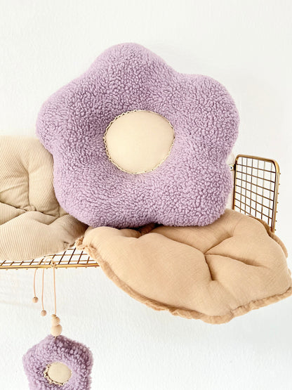 Teddy-Blumenkissen in Flieder