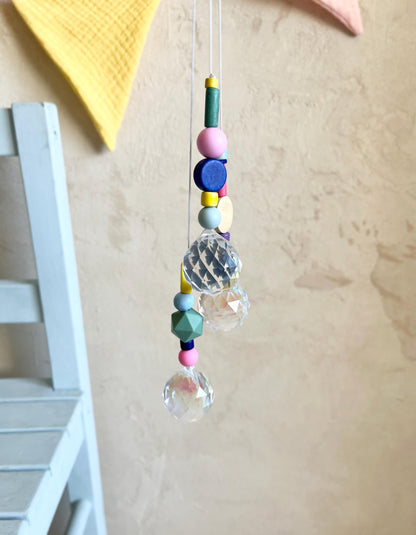 Bunter Suncatcher mit Kristall – Designwahl