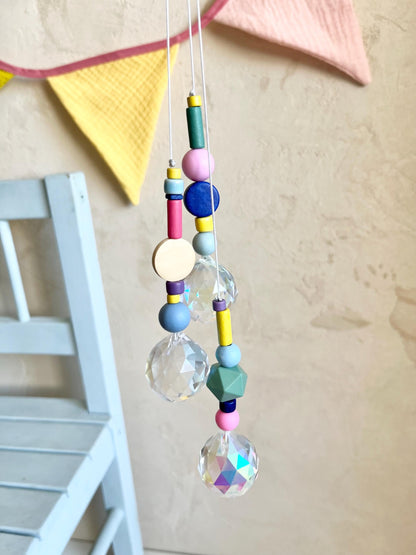 Bunter Suncatcher mit Kristall – Designwahl