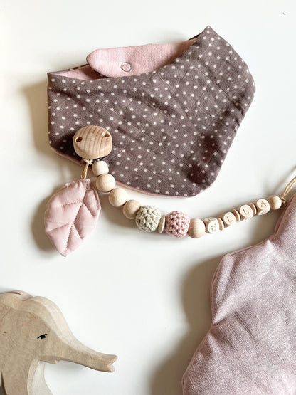Schnullerkette Rosé & Beige – optional personalisiert