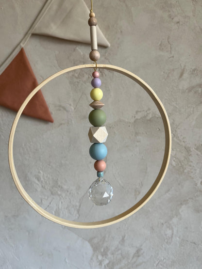 Bambusring-Suncatcher in leuchtenden Farben