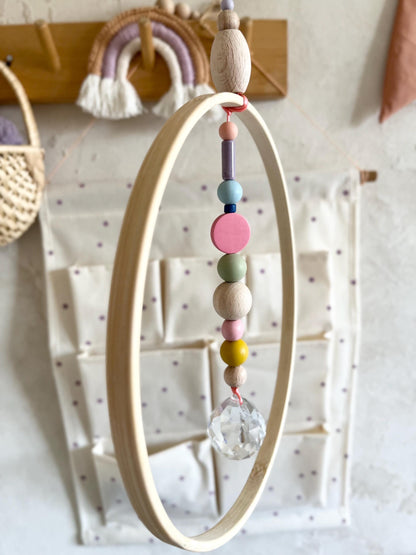 Bunter Suncatcher mit Bambusring