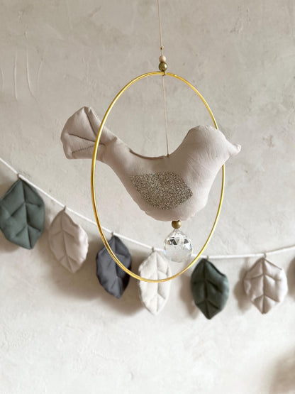 Mini-Vogelmobile mit Goldring