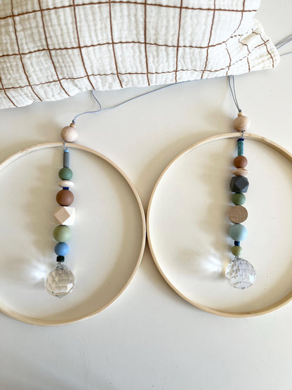 Bambusring-Suncatcher mit Kristallprisma – Naturfarben