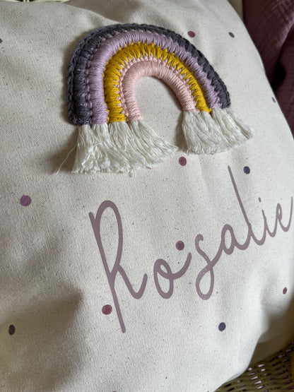 Regenbogenkissen Flieder, Rosa & Gelb – optional personalisiert