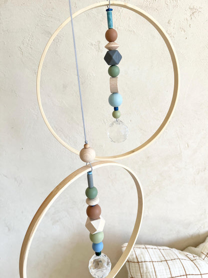 Bambusring-Suncatcher mit Kristallprisma – Naturfarben