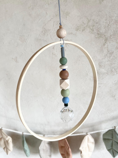 Bambusring-Suncatcher mit Kristallprisma – Naturfarben