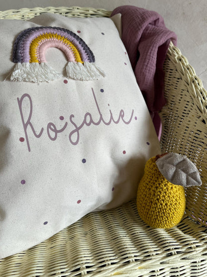 Regenbogenkissen Flieder, Rosa & Gelb – optional personalisiert