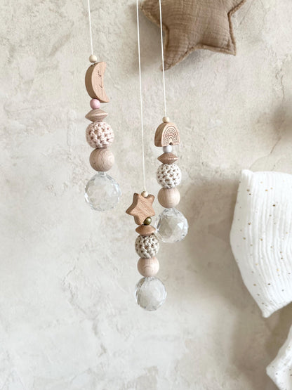 Suncatcher mit Holzelement & Häkelkugeln