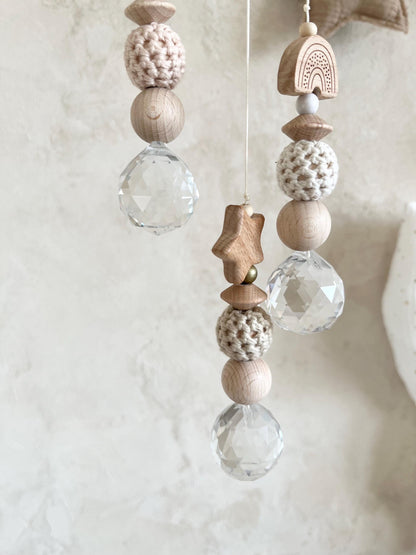 Suncatcher mit Holzelement & Häkelkugeln
