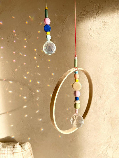Bunter Suncatcher mit Kristall – Designwahl