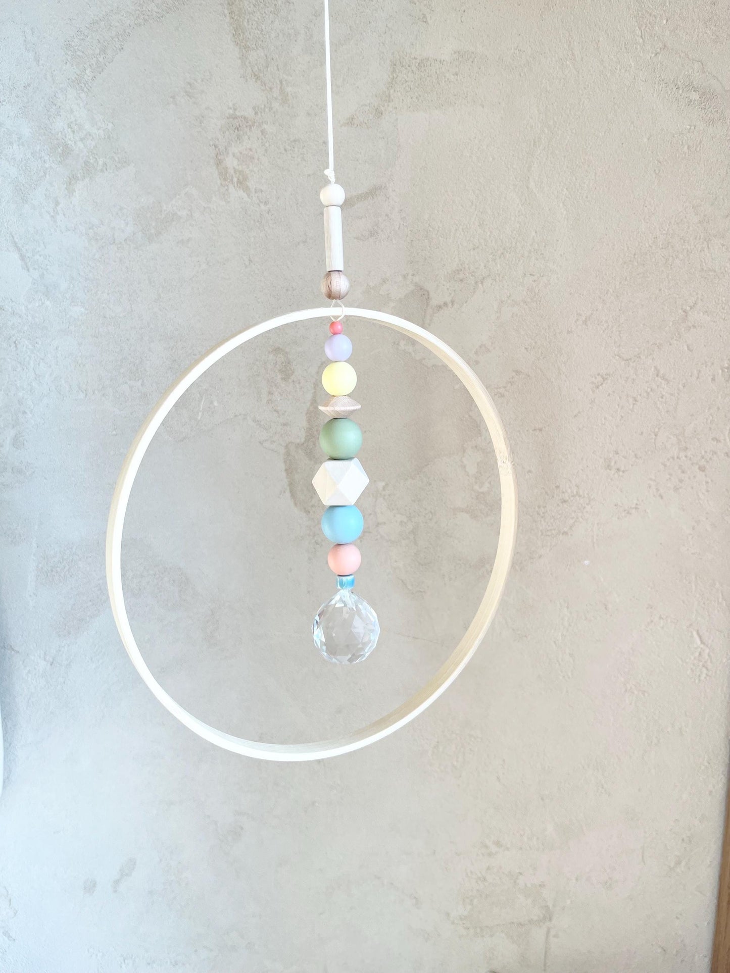 Bambusring-Suncatcher in leuchtenden Farben