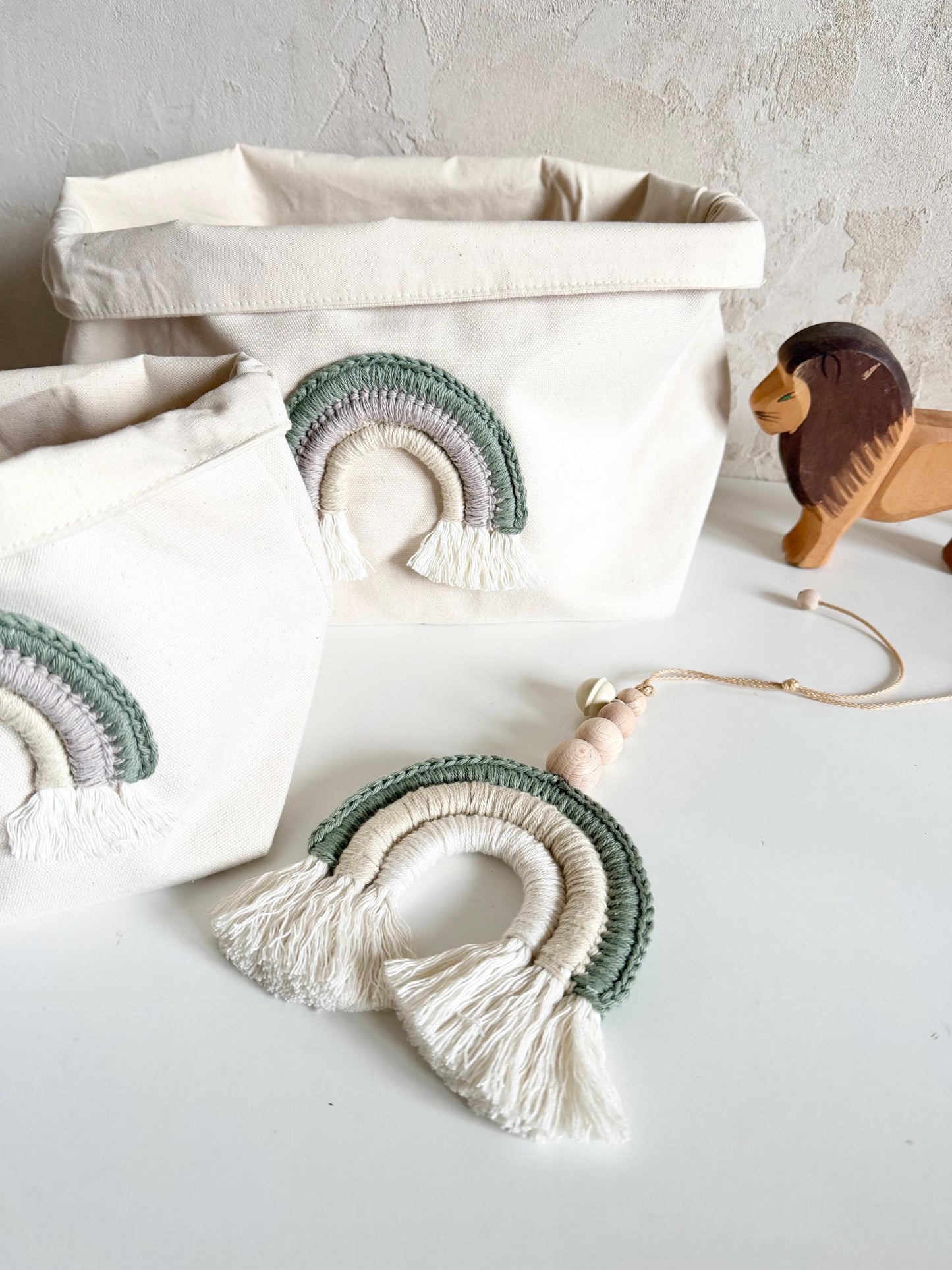 Regenbogen-Anhänger Creme, Beige & Rosmaringrün