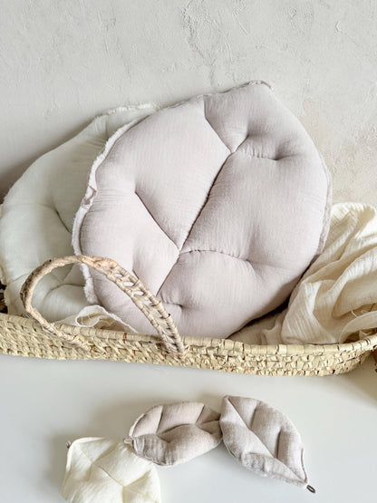 Midi-Musselin-Blattkissen in Steingrau & Creme