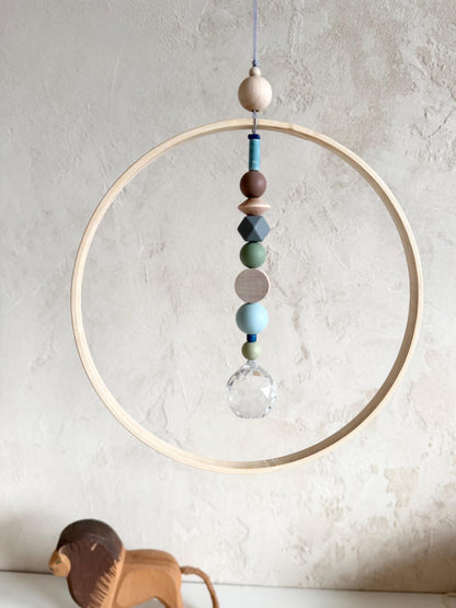 Bambusring-Suncatcher mit Kristallprisma – Naturfarben