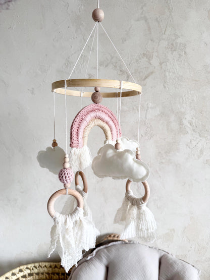 Regenbogen-Mobile in Beige, Creme & Rosé